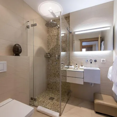 Apartament Heights Opulent Escape Amidst Alps
